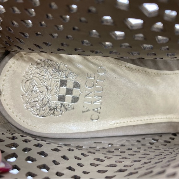 NEW-Vince Camuto-Taupe Tan Leather Laser Cut Gladiator 10 - Picture 8 of 10